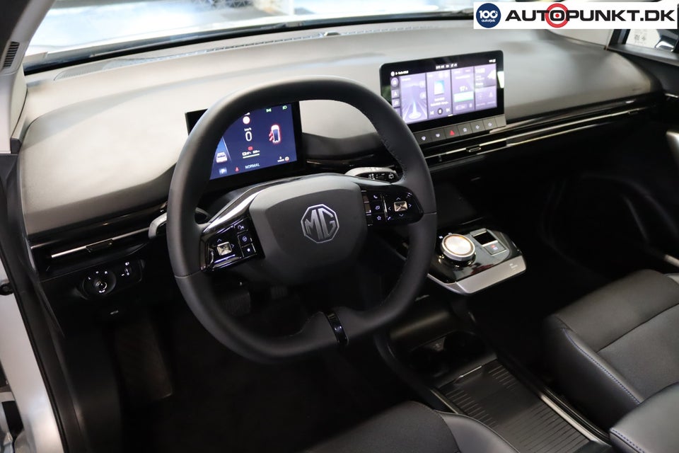 MG MG4 64 Luxury 5d