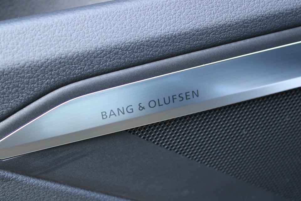 Audi e-tron 55 S-line quattro 5d