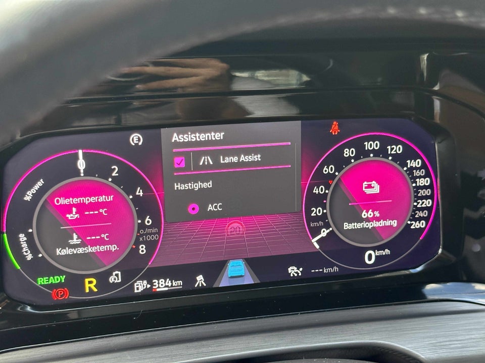 VW Golf VIII 1,4 eHybrid DSG 5d