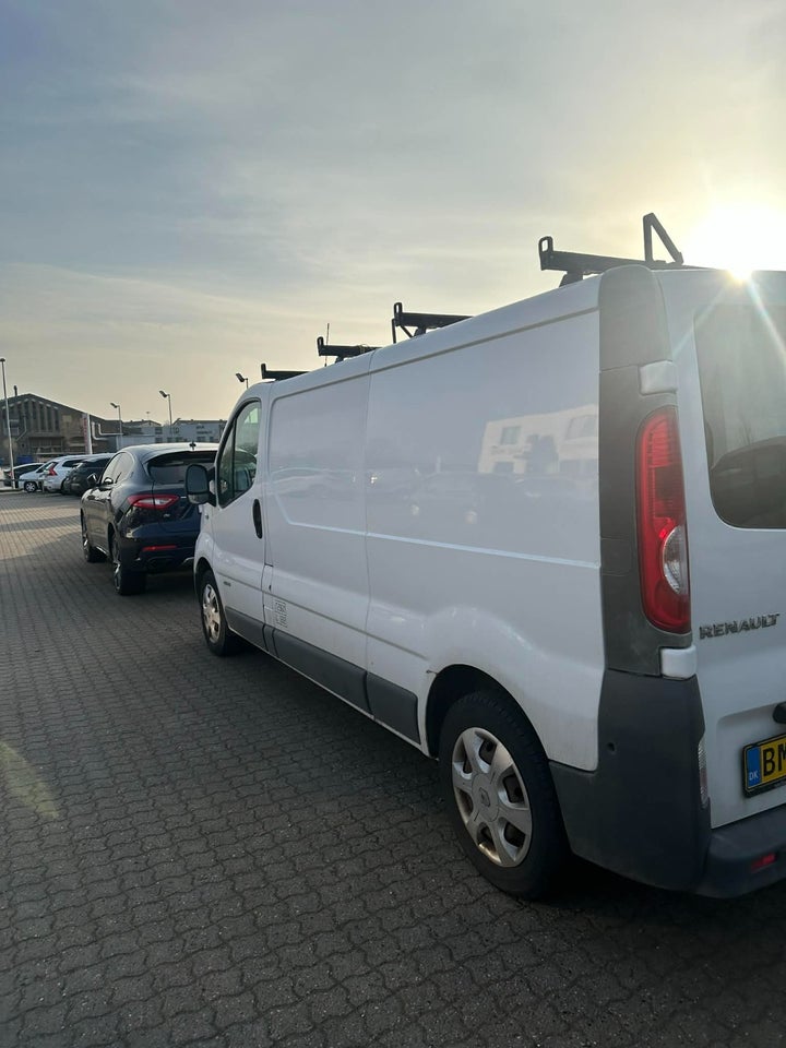 Renault Trafic T29 2,0 dCi 115 L2H1 4d