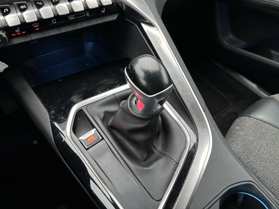 Peugeot 3008 1,2 PureTech 130 Allure 5d