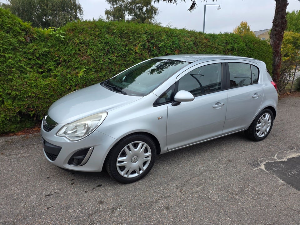 Opel Corsa 1,2 16V Cosmo 5d