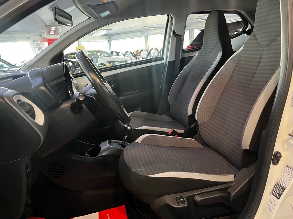 Toyota Aygo 1,0 VVT-i x-press x-shift 5d