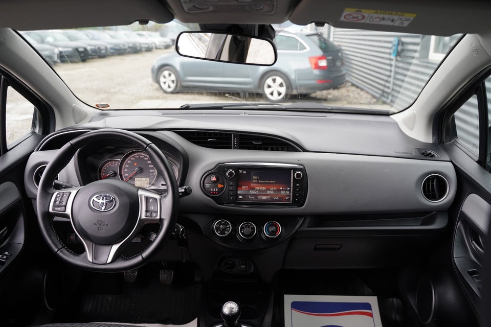 Toyota Yaris 1,0 VVT-i T2 Premium 5d