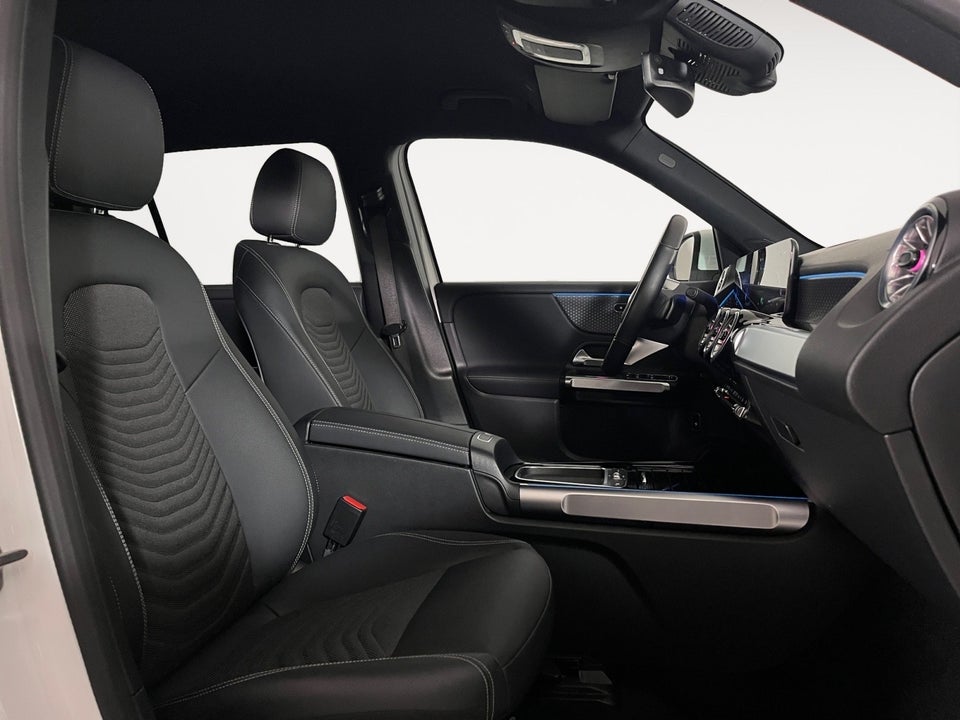 Mercedes EQB300 Progressive 4Matic 5d