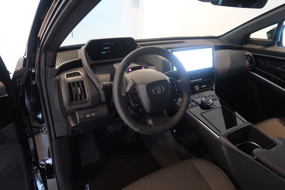 Toyota bZ4X Executive 5d