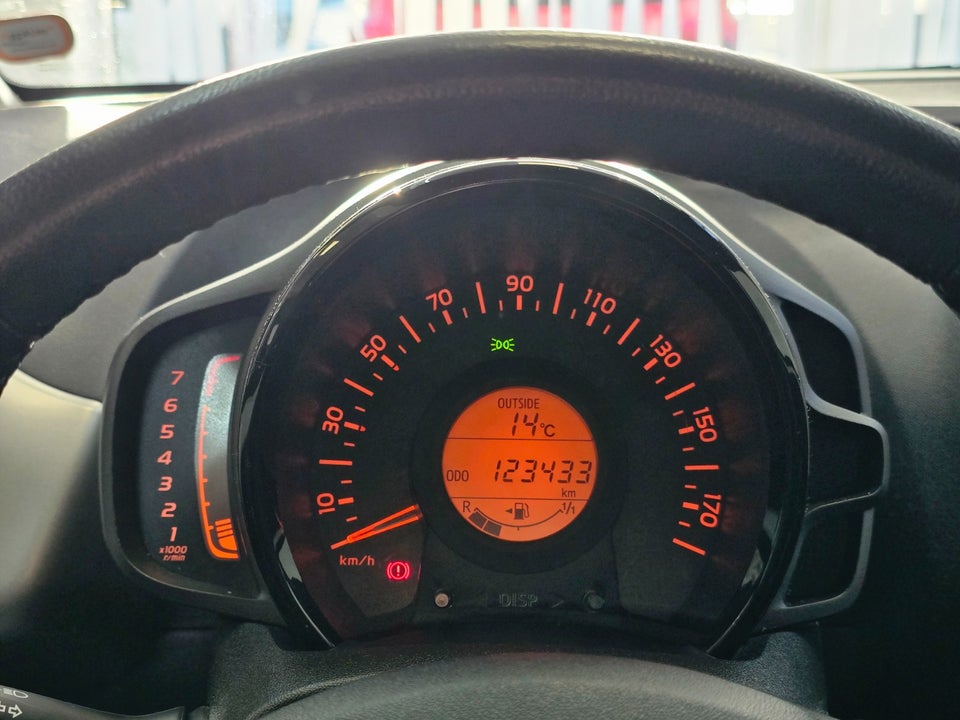 Toyota Aygo 1,0 VVT-i x-play 5d