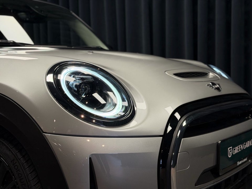 MINI Cooper SE Essential 3d