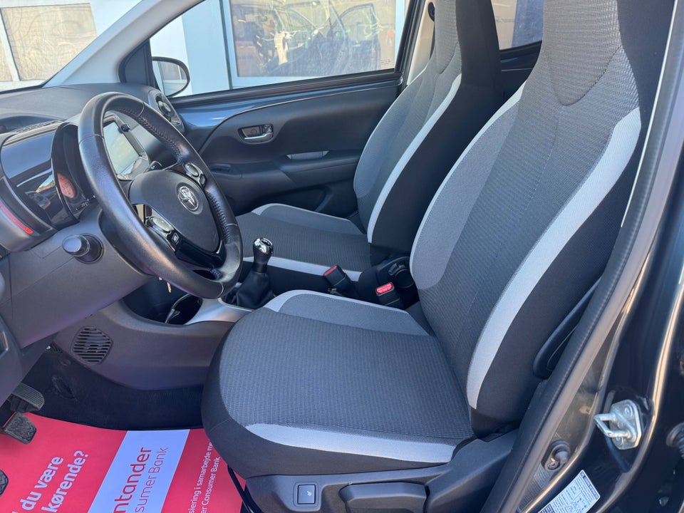 Toyota Aygo 1,0 VVT-i x-press 5d