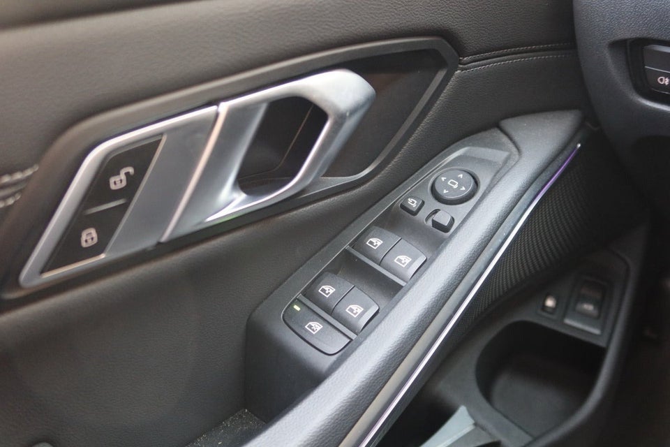 BMW 330e 2,0 Touring Sport Line aut. 5d