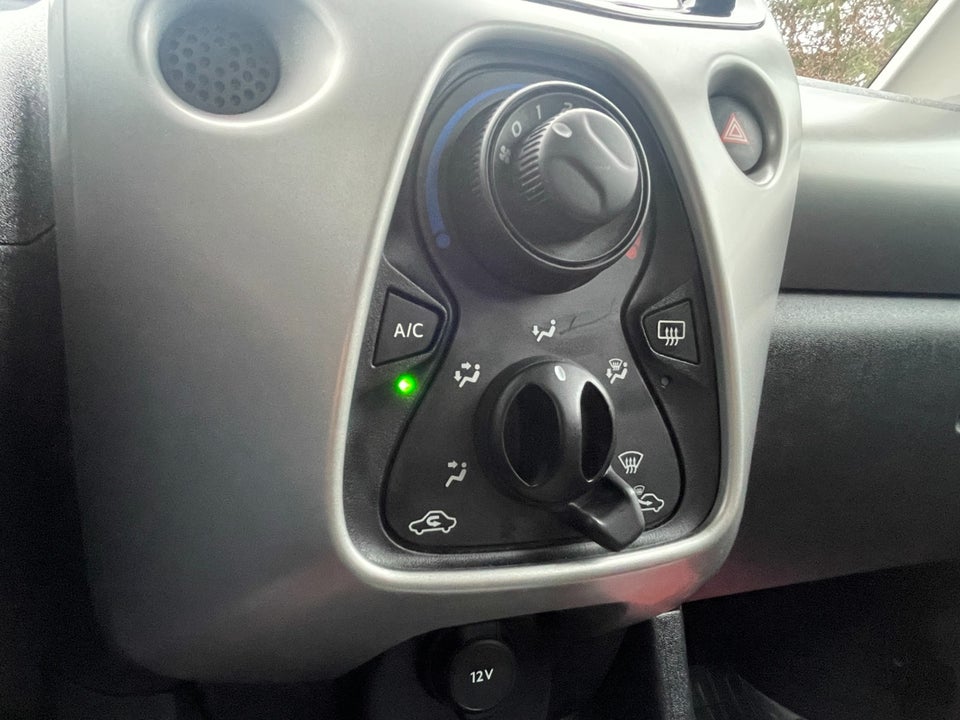 Toyota Aygo 1,0 VVT-i x-touch 5d