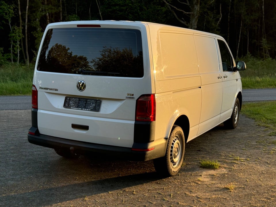 VW Transporter 2,0 TDi 140 Kassevogn lang