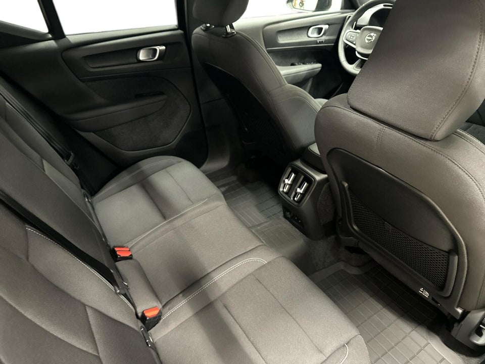 Volvo EX40 Extended Range Plus 5d