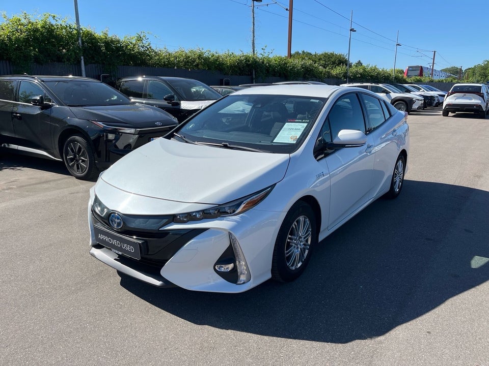 Toyota Prius 1,8 Hybrid H3 CVT 5d