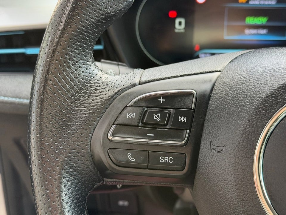 MG MG5 61 Luxury 5d