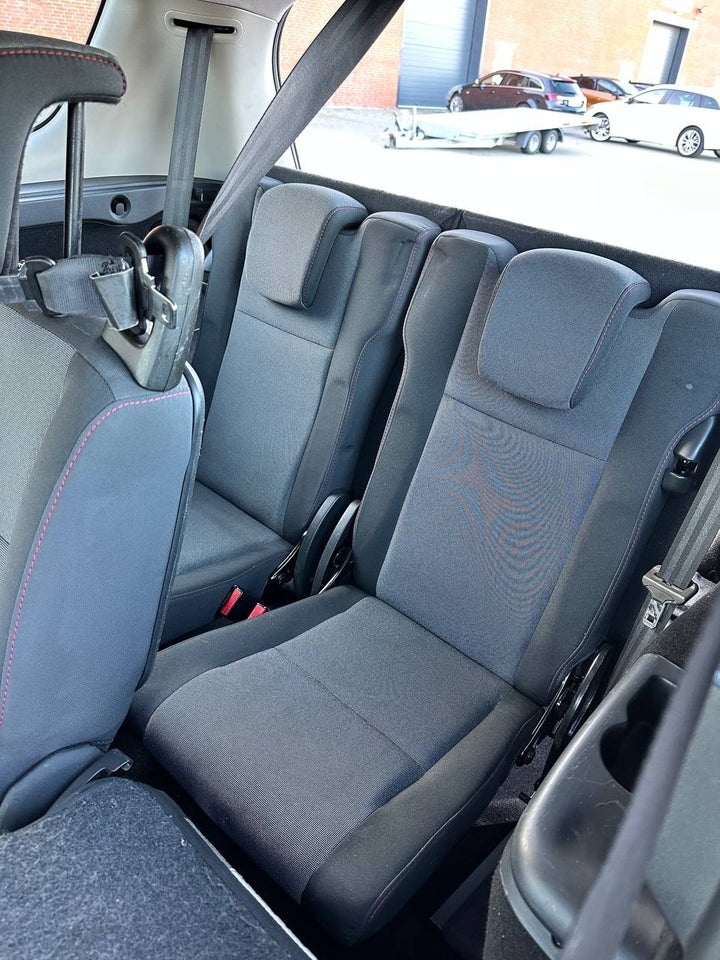 Renault Grand Scenic III 1,6 dCi 130 Dynamique 5d