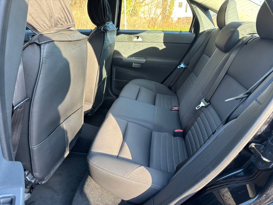 Volvo S40 1,8 Kinetic 4d