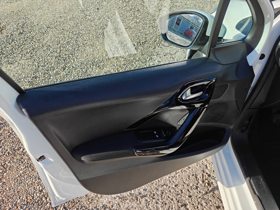 Peugeot 208 1,2 VTi 82 Active 5d