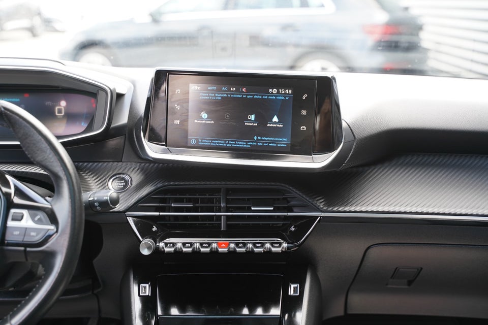 Peugeot 208 1,2 PureTech 100 Allure Sky 5d