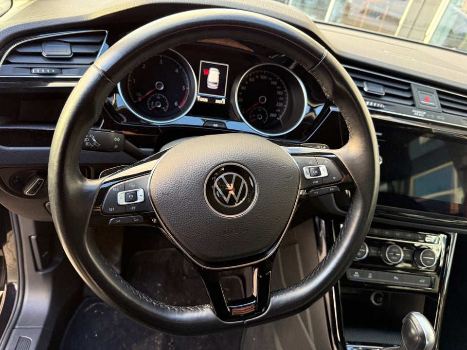 VW Touran 2,0 TDi 150 Highline+ DSG Van 5d