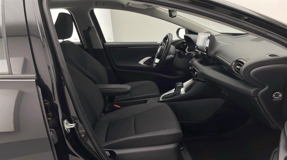 Toyota Yaris 1,5 Hybrid Active Tech+ e-CVT 5d