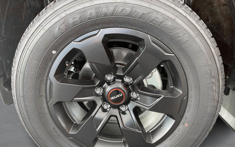 Isuzu D-Max 1,9 TD 163 Crew Cab Exclusive aut. 4d