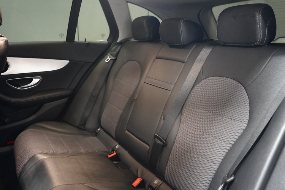 Mercedes C220 d 2,0 AMG Line stc. aut. 5d