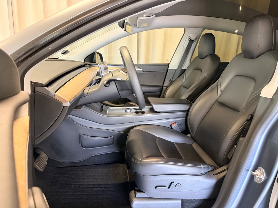 Tesla Model Y Long Range AWD 5d
