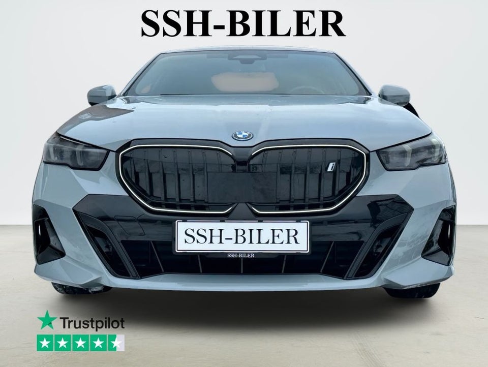 BMW i5 eDrive40 Fully Charged M-Sport Pro 4d