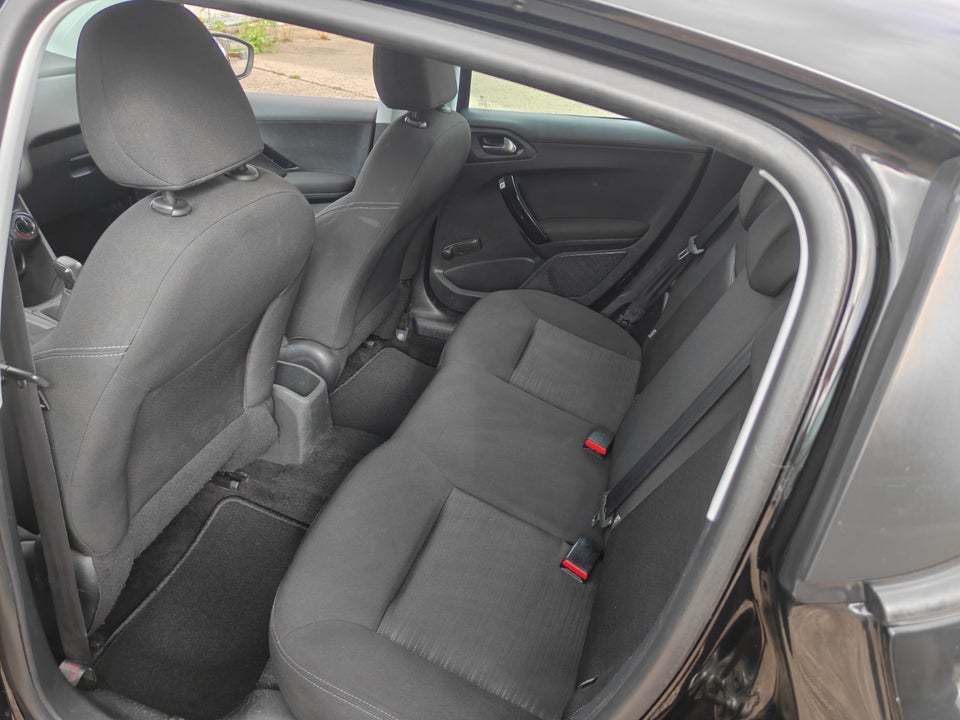 Peugeot 208 1,0 VTi Access Air 5d