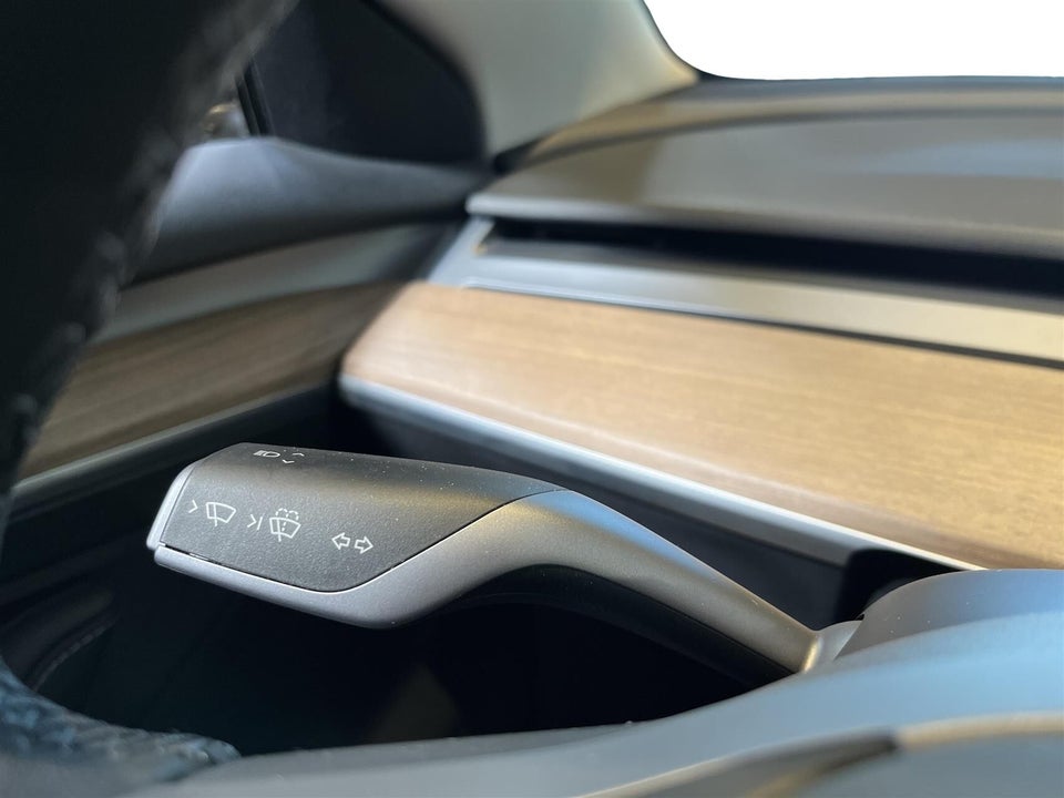 Tesla Model 3 RWD 4d