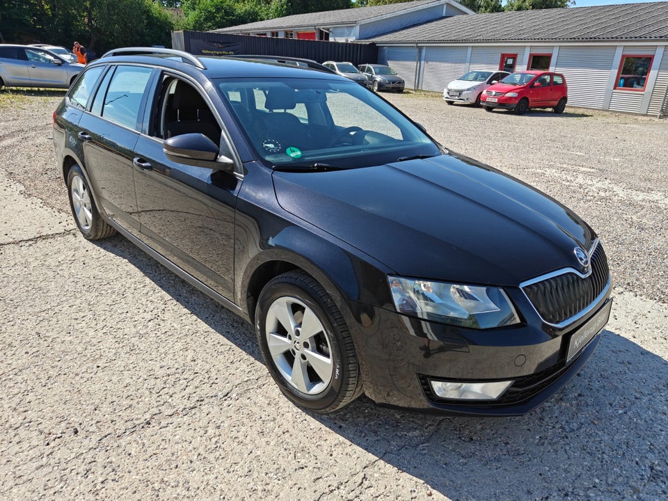 Skoda Octavia 1,6 TDi 105 Ambition Combi 5d