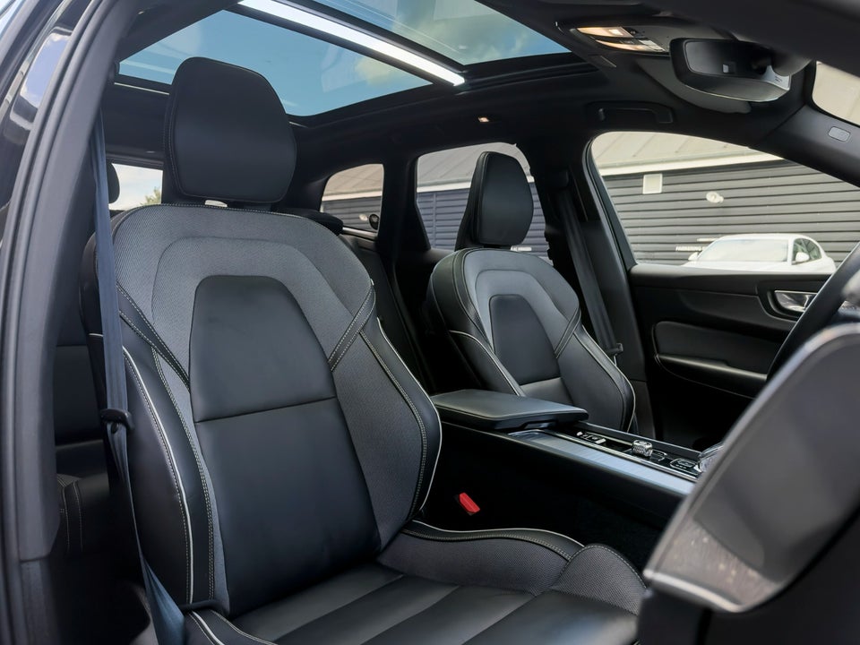 Volvo XC60 2,0 T6 ReCharge Black Edition aut. AWD 5d