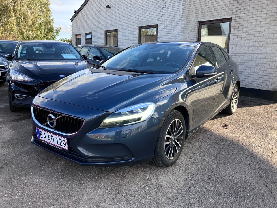 Volvo V40 2,0 D3 150 Momentum aut. 5d