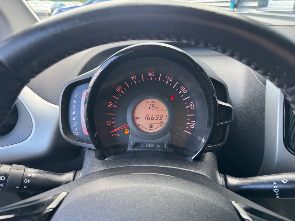 Toyota Aygo 1,0 VVT-i x-play x-touch 5d