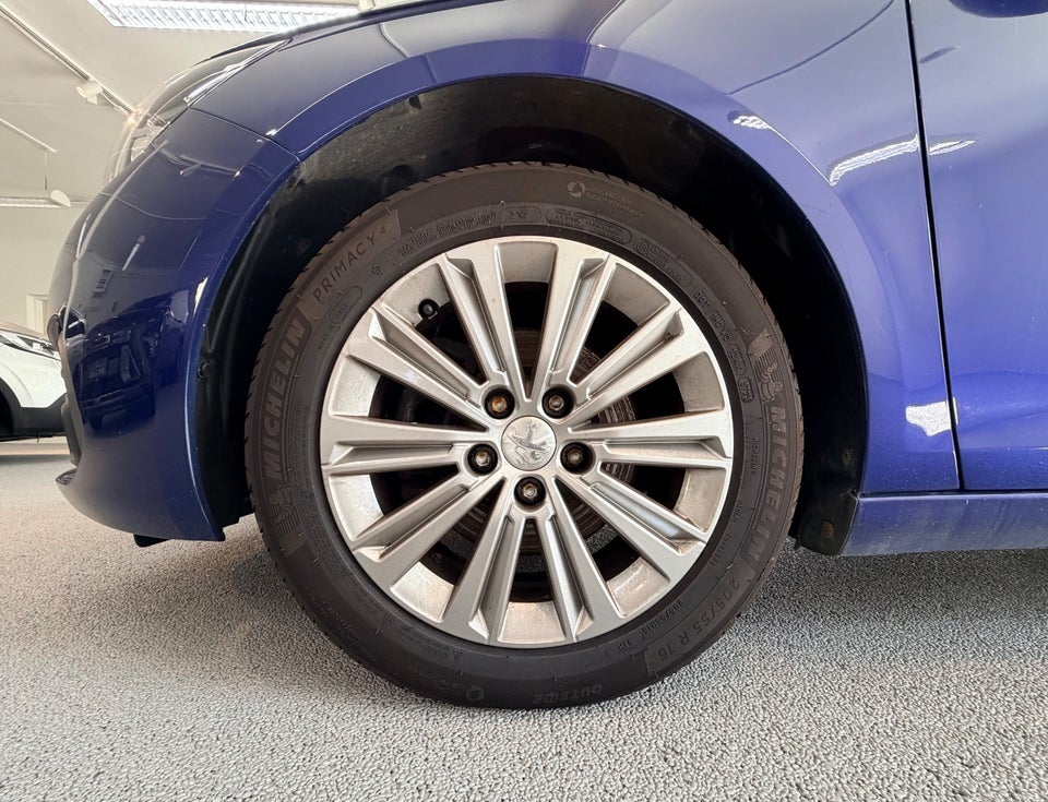 Peugeot 308 1,5 BlueHDi 130 Selection Sky 5d