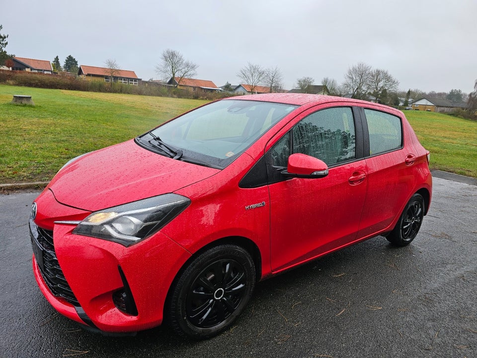 Toyota Yaris 1,5 Hybrid H3 Limited e-CVT 5d