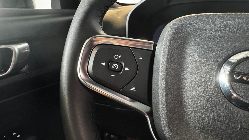 Volvo XC40 ReCharge Start 5d