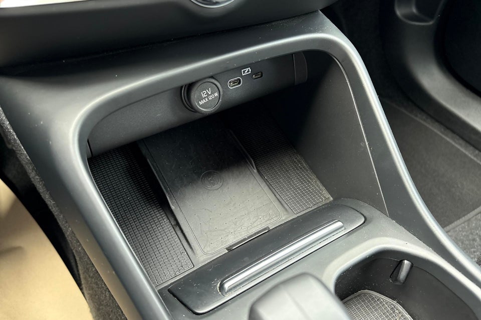 Volvo EX40 Extended Range Plus 5d