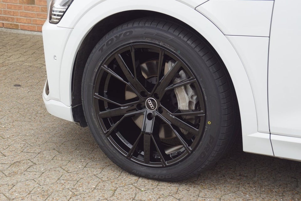 Audi e-tron 55 S-line Sportback quattro 5d