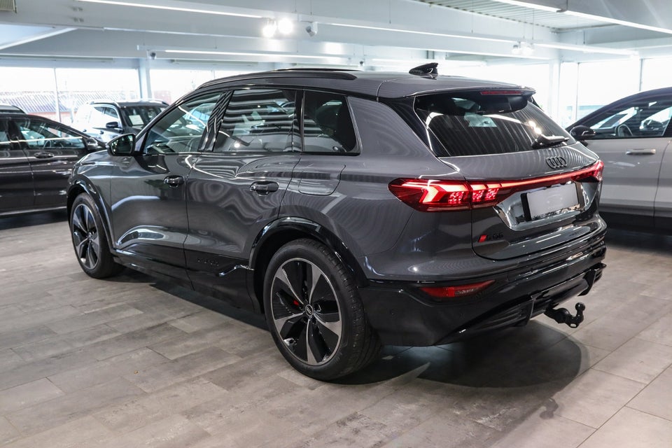 Audi SQ6 e-tron quattro 5d