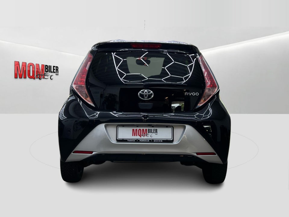 Toyota Aygo 1,0 VVT-i x-black 5d