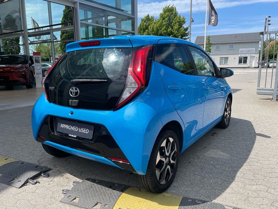 Toyota Aygo 1,0 VVT-i x-plore 5d