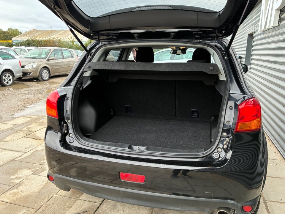 Mitsubishi ASX 1,6 Invite 5d