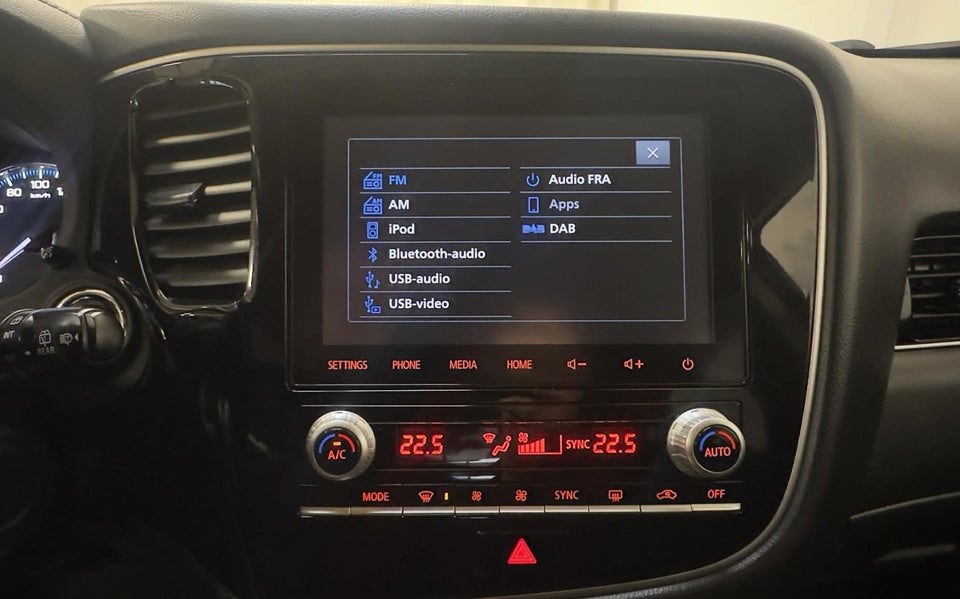 Mitsubishi Outlander 2,4 PHEV Intense CVT 4WD 5d