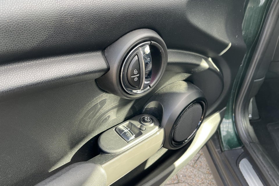 MINI Cooper 1,5 Essential aut. 3d