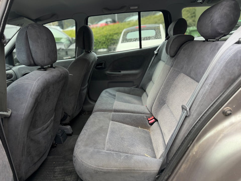 Renault Megane I 1,6 16V Expression 5d