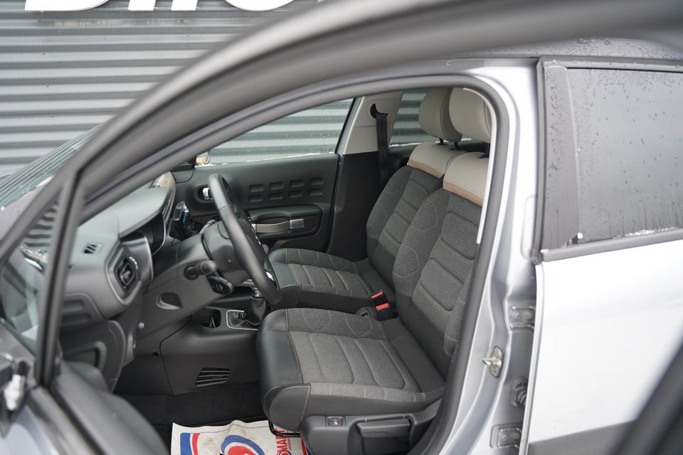 Citroën C3 1,2 PureTech 83 Shine Sport 5d