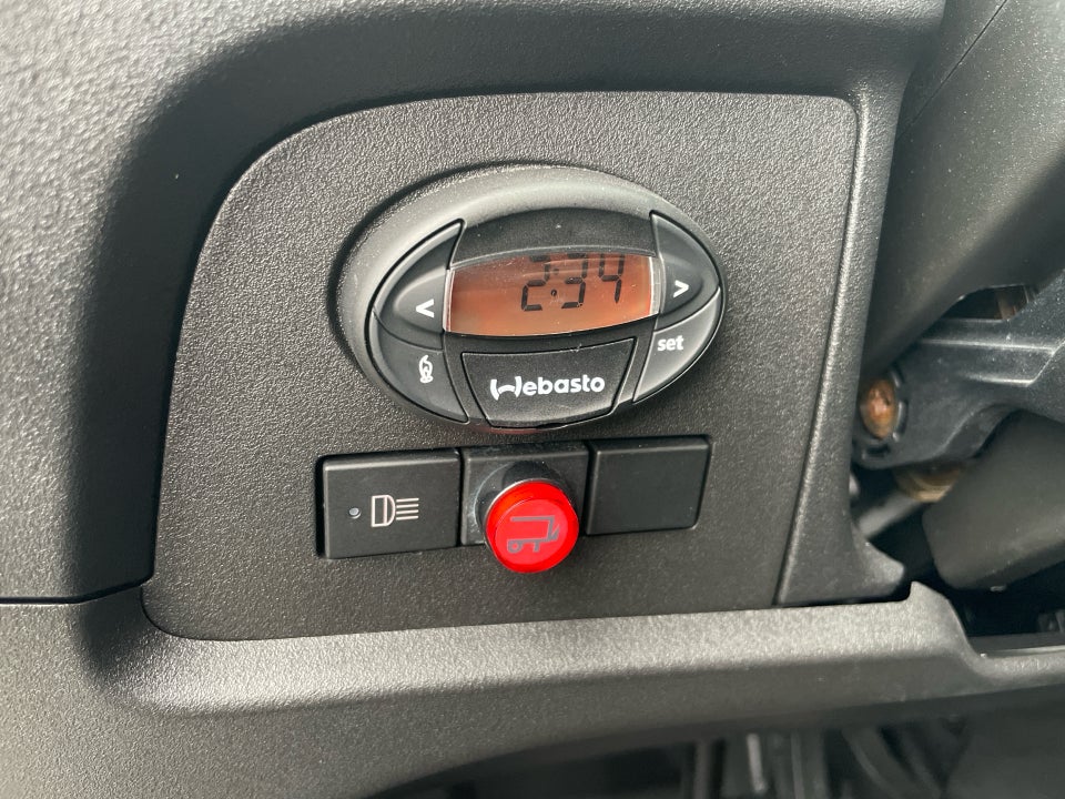 Iveco Daily 2,3 35S16 12m³ Van AG8