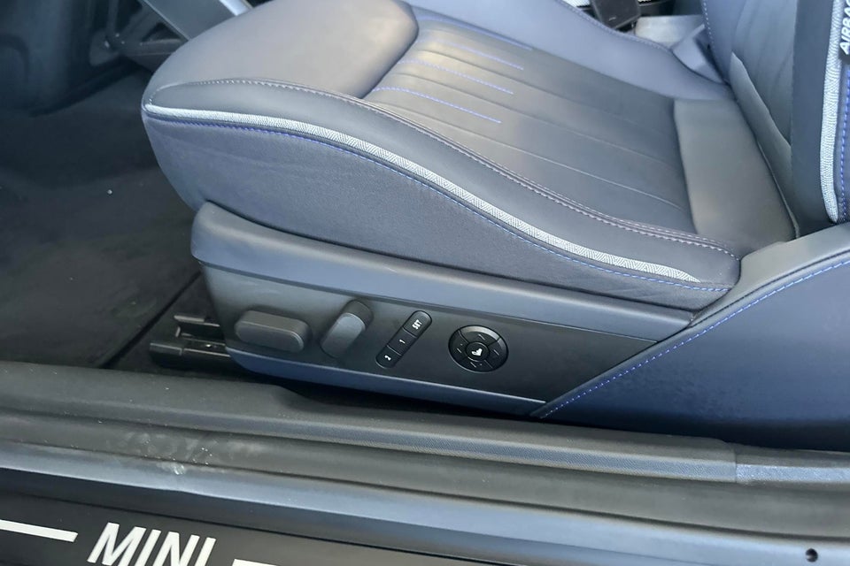 MINI Cooper SE Favoured Trim XL 3d